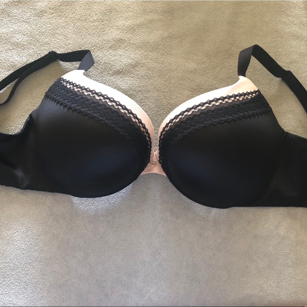 Victoria’s Secret Very Sexy Push Up Bra 36DD